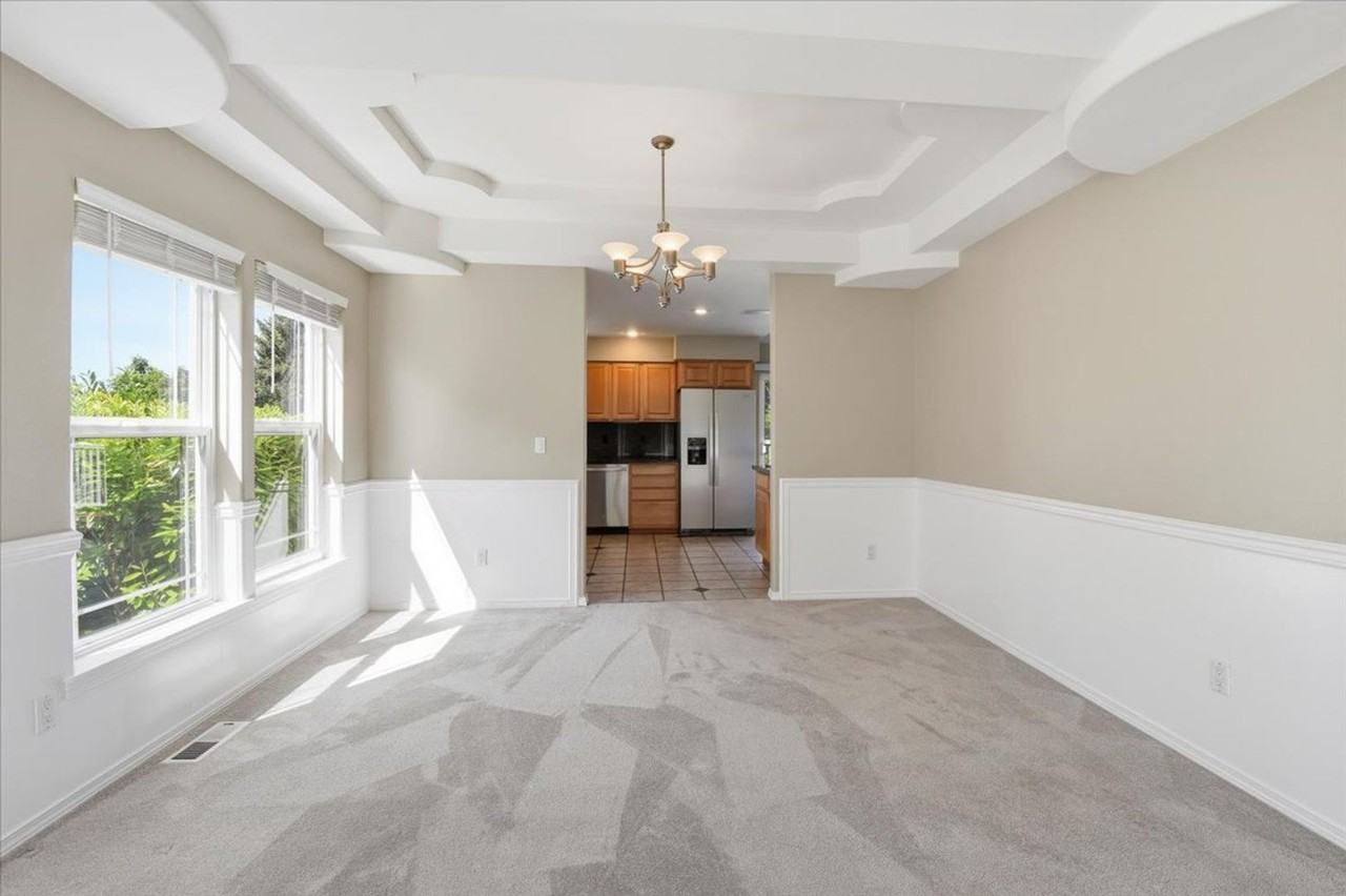7622 80th Ave Ne - Photo 3 of 25