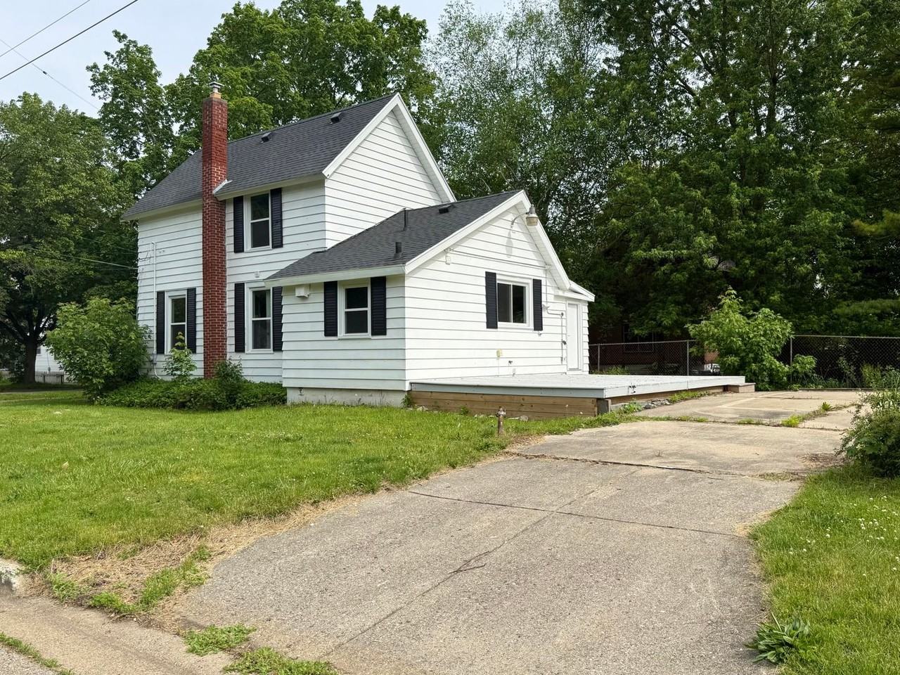 1200 Sheldon St - Photo 3 of 16