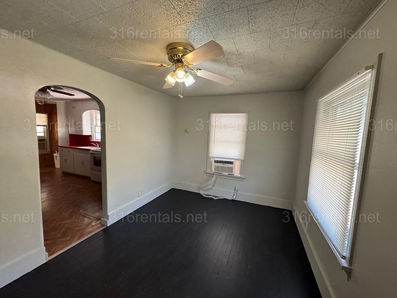 609 Se 4th St - Photo 2 of 8