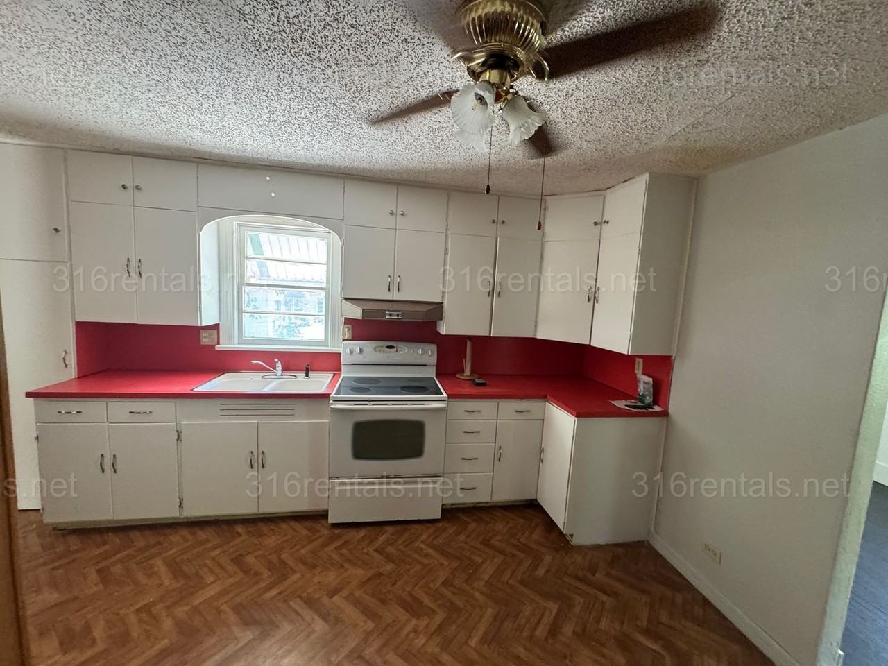 609 Se 4th St - Photo 7 of 8