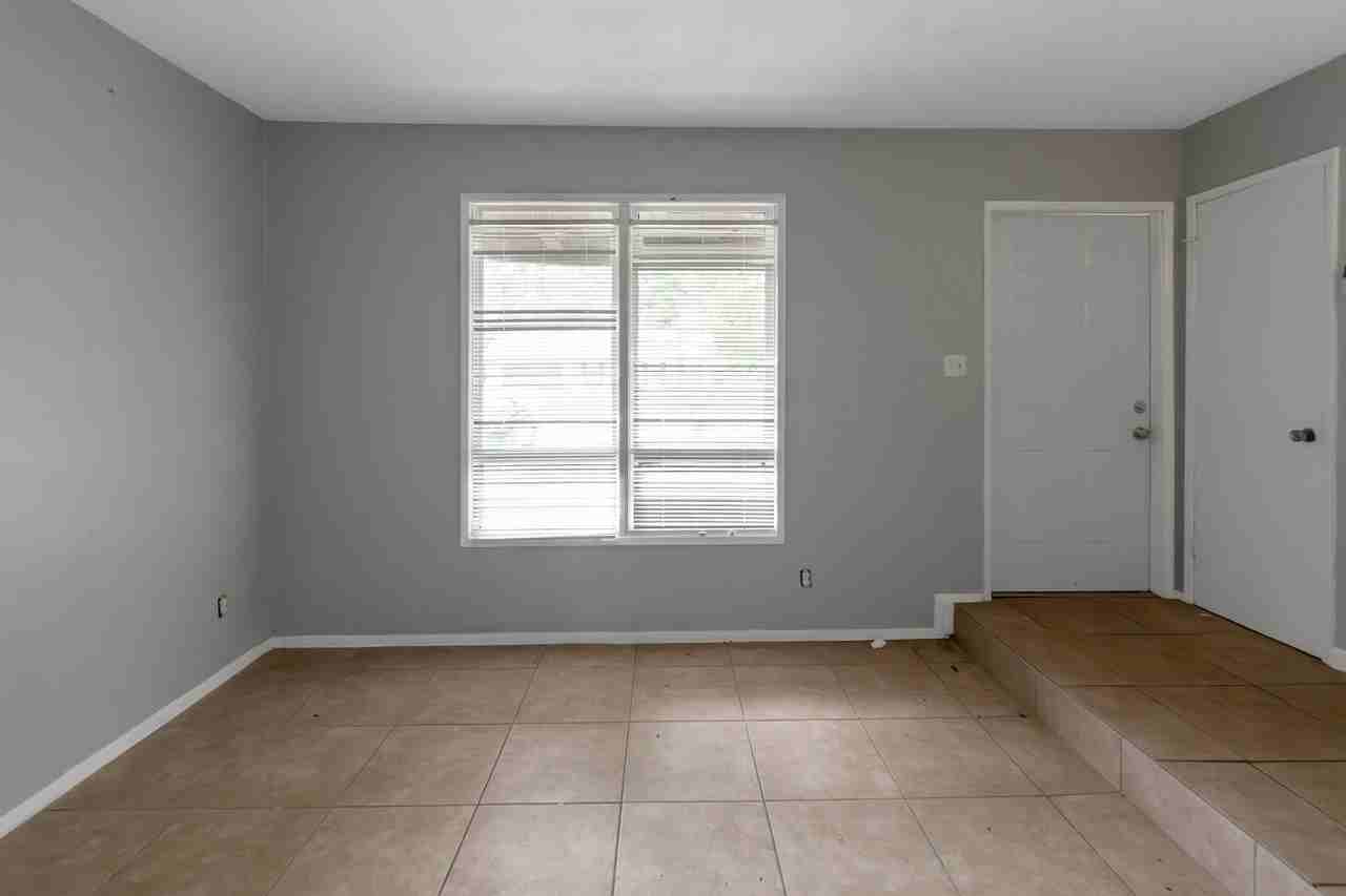 3325 Valley Bend Rd - Photo 6 of 36