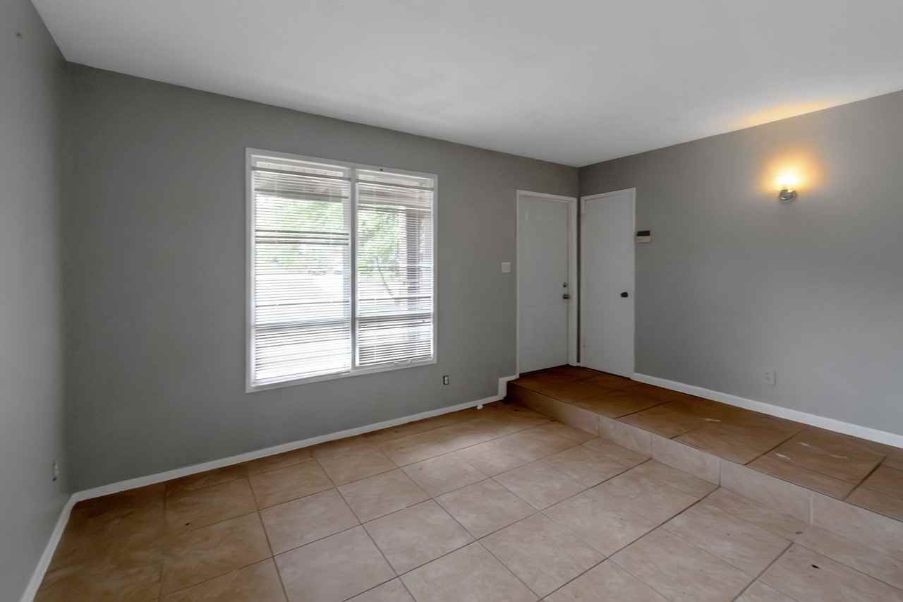 3325 Valley Bend Rd - Photo 7 of 36