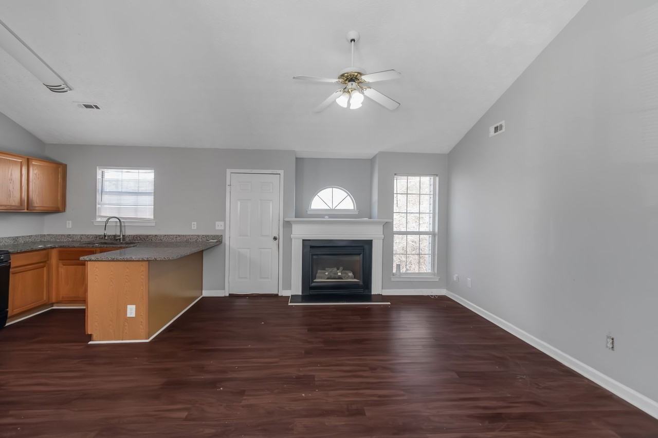 401 Edgewood Dr - Photo 2 of 36