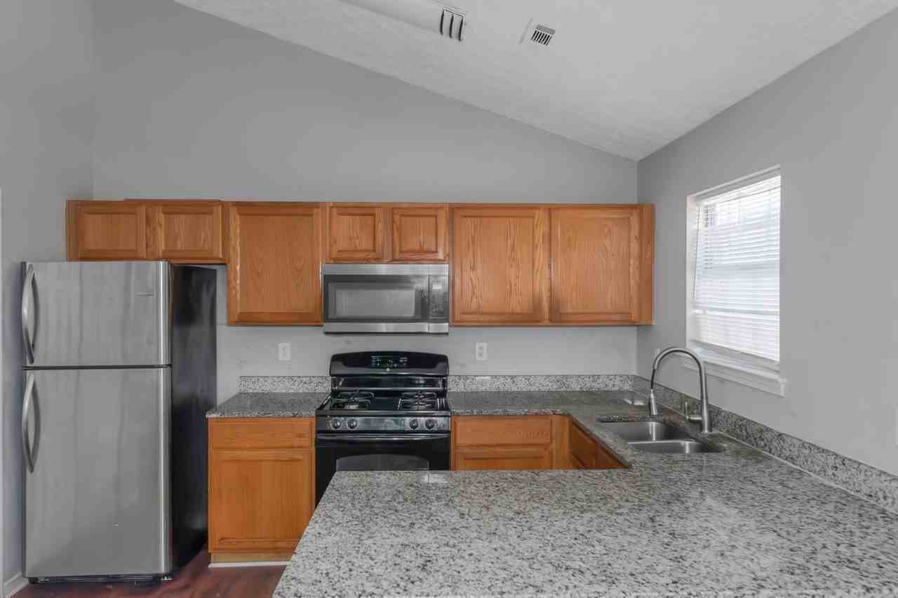 401 Edgewood Dr - Photo 5 of 36