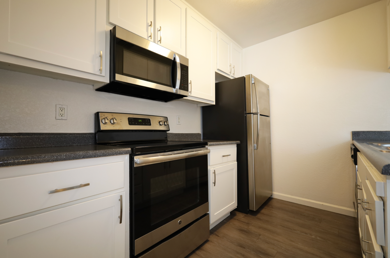 Sierra Ridge Apartments - Photo 4 of 30