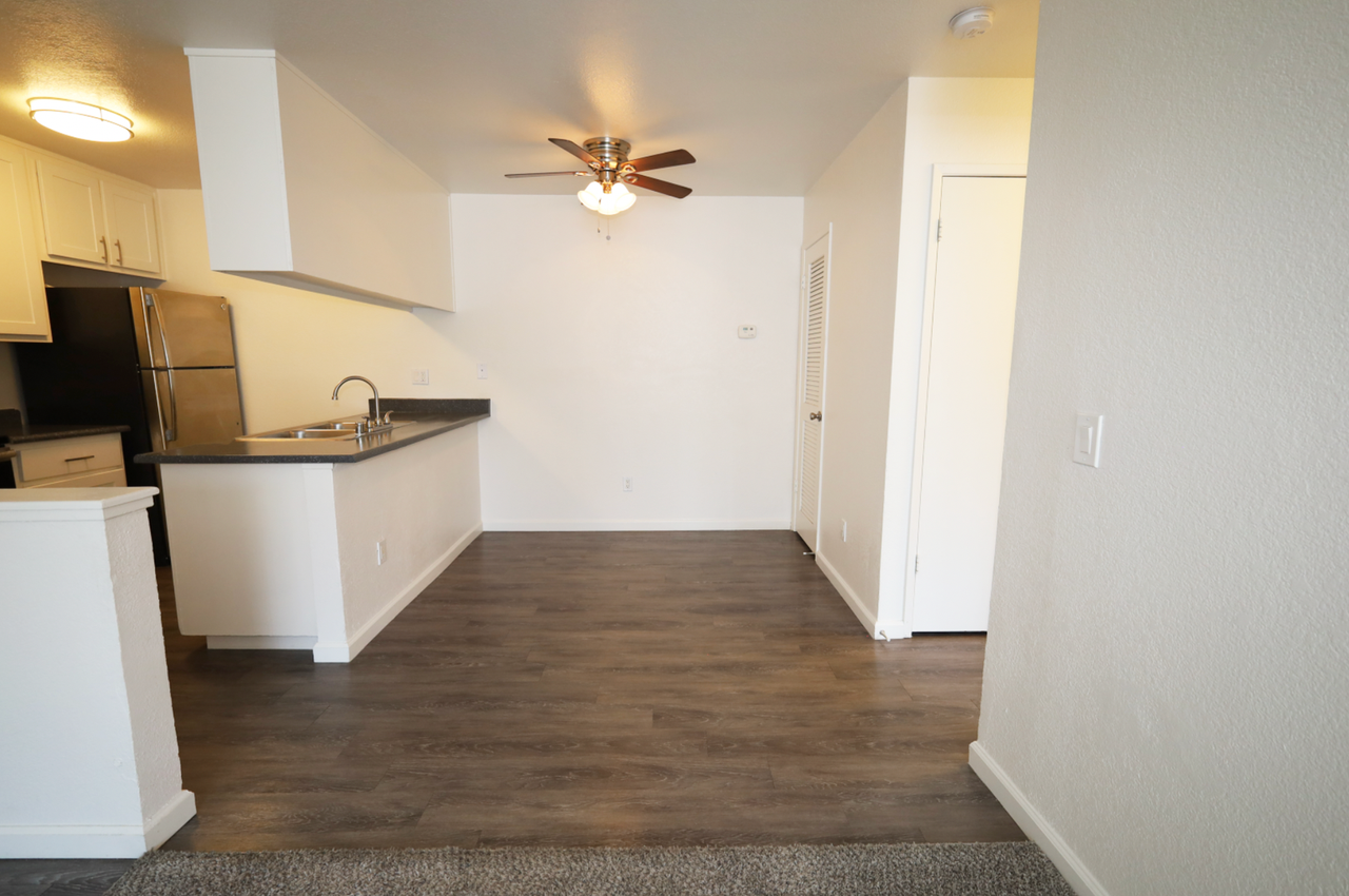 Sierra Ridge Apartments - Photo 6 of 30