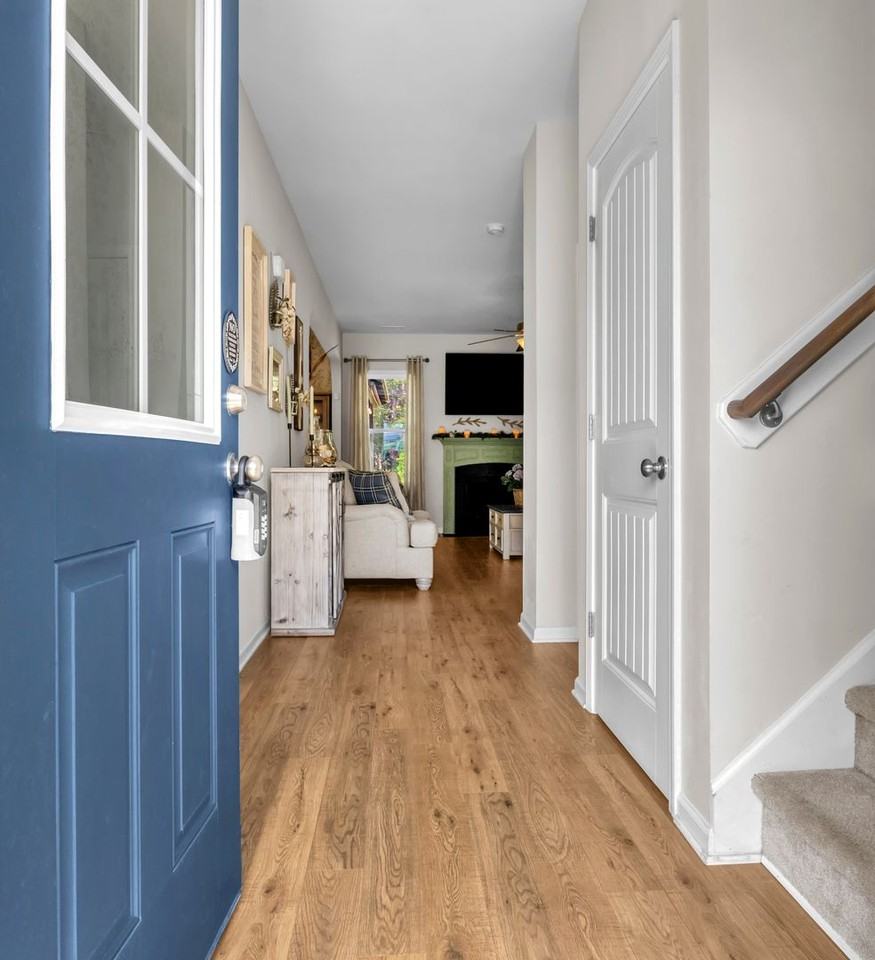 405 Belhaven Ct - Photo 3 of 50