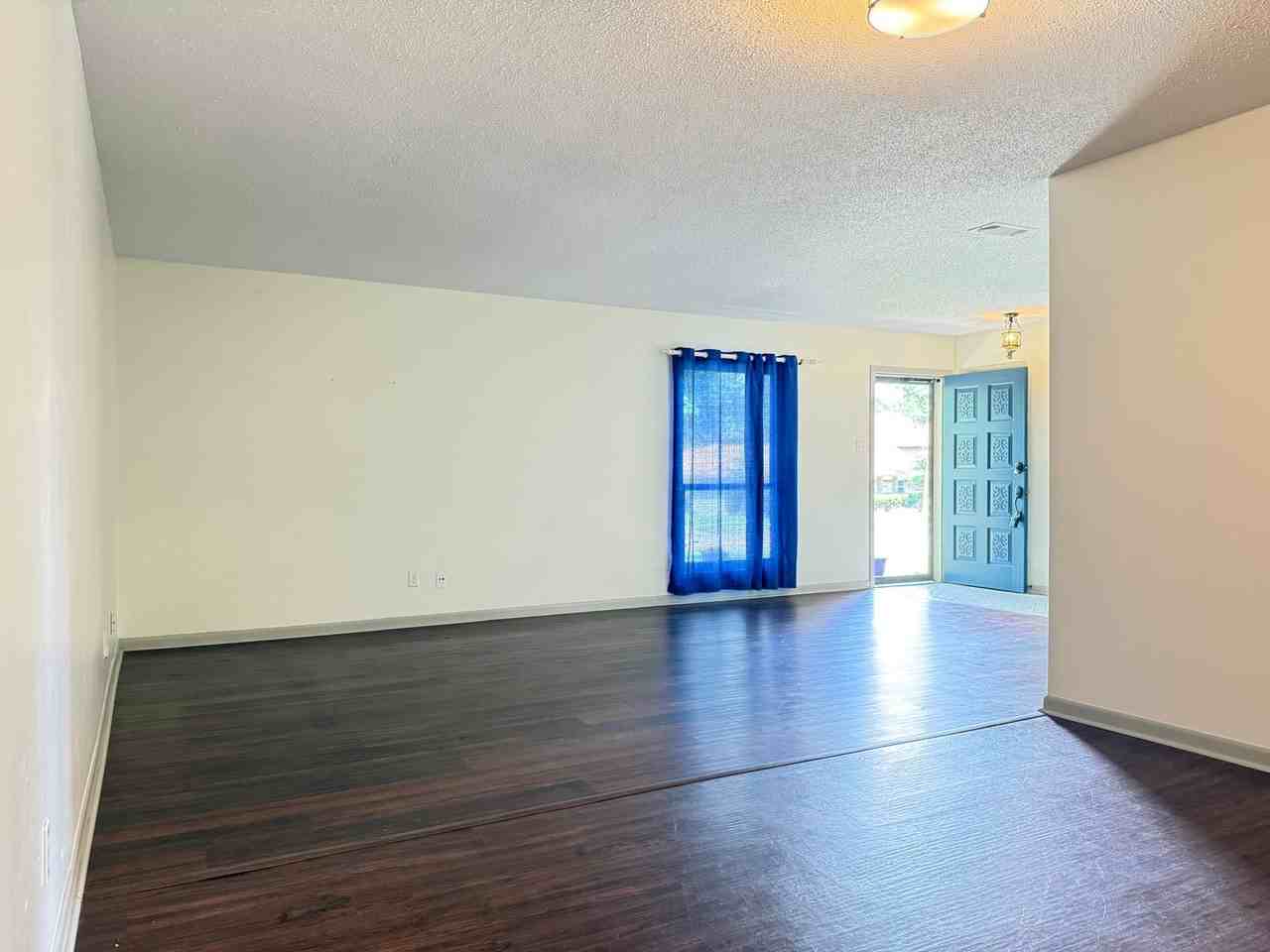 3604 Royal Oak Dr - Photo 4 of 27