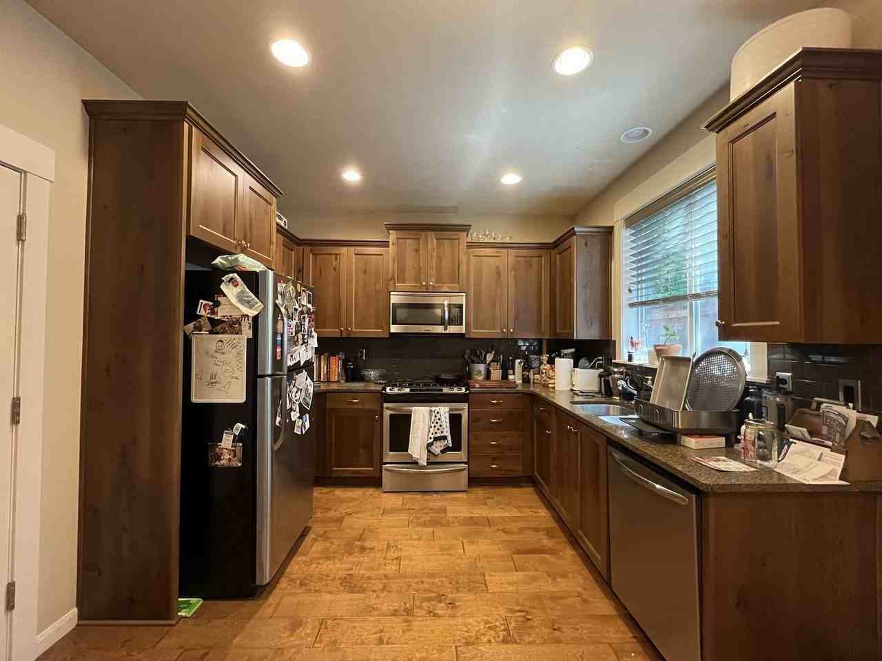 9304 N Macrum Ave - Photo 7 of 40