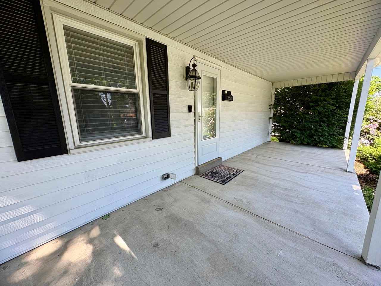 6550 Somerset St - Photo 5 of 46