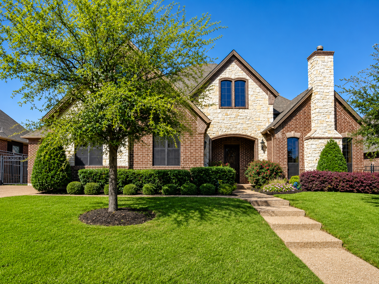 1209 Verona Way - Photo 3 of 6