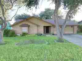 featured image of 2812 Carnation Ave