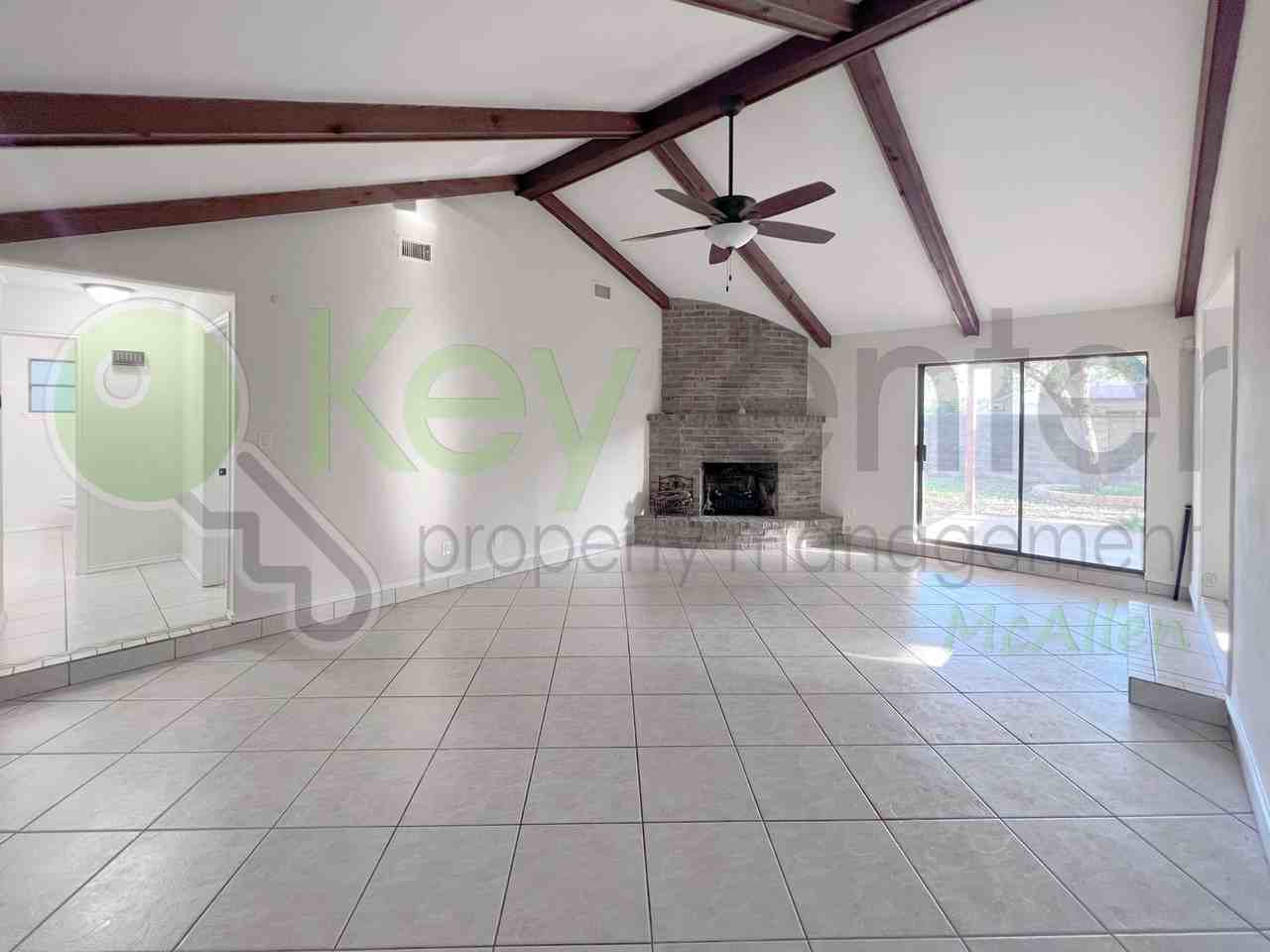 2812 Carnation Ave - Photo 6 of 29