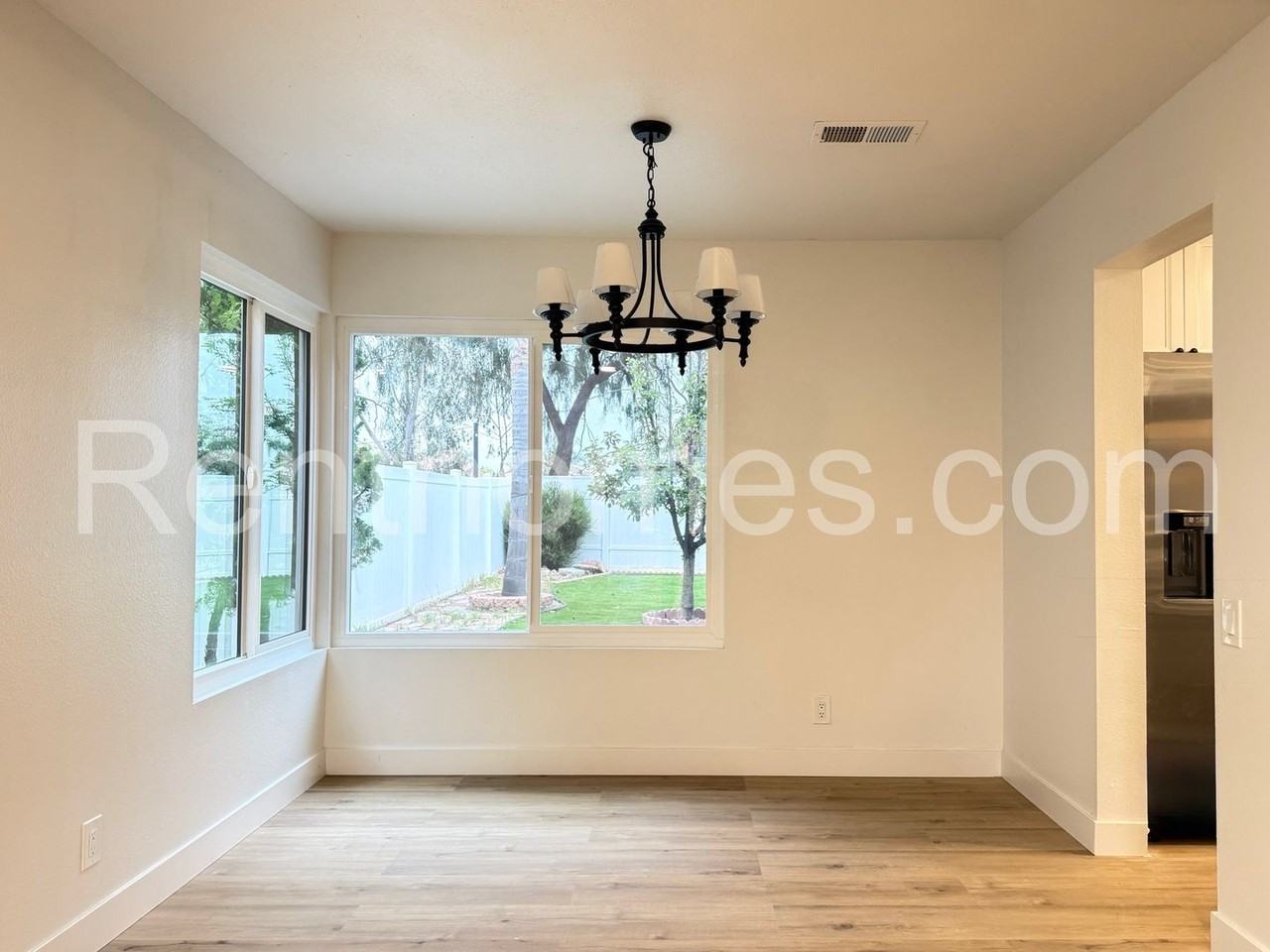 9342 Twin Mountain Cir - Photo 4 of 32