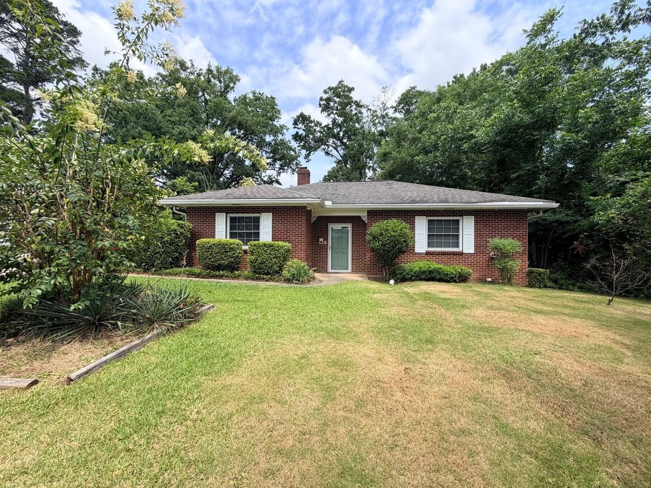 302 Bowles Ave - Photo 2 of 20