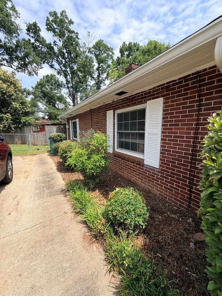 302 Bowles Ave - Photo 3 of 20