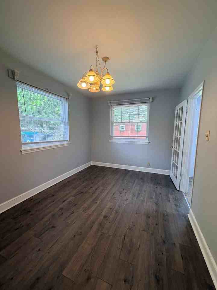 302 Bowles Ave - Photo 7 of 20