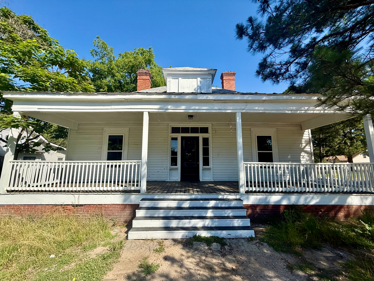 213 N Dennis St - Photo 2 of 13