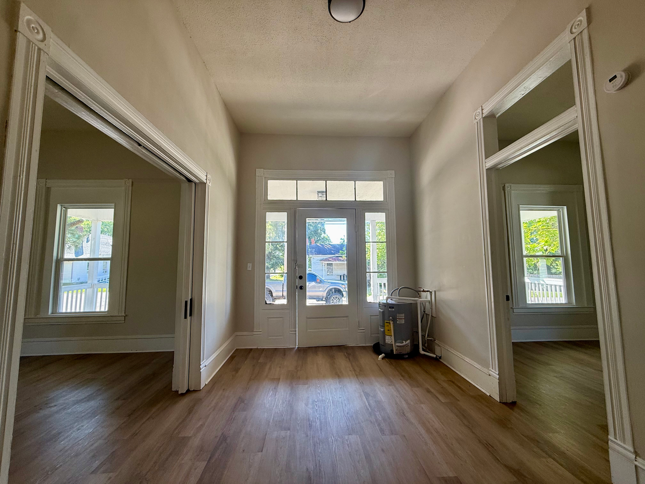 213 N Dennis St - Photo 4 of 13