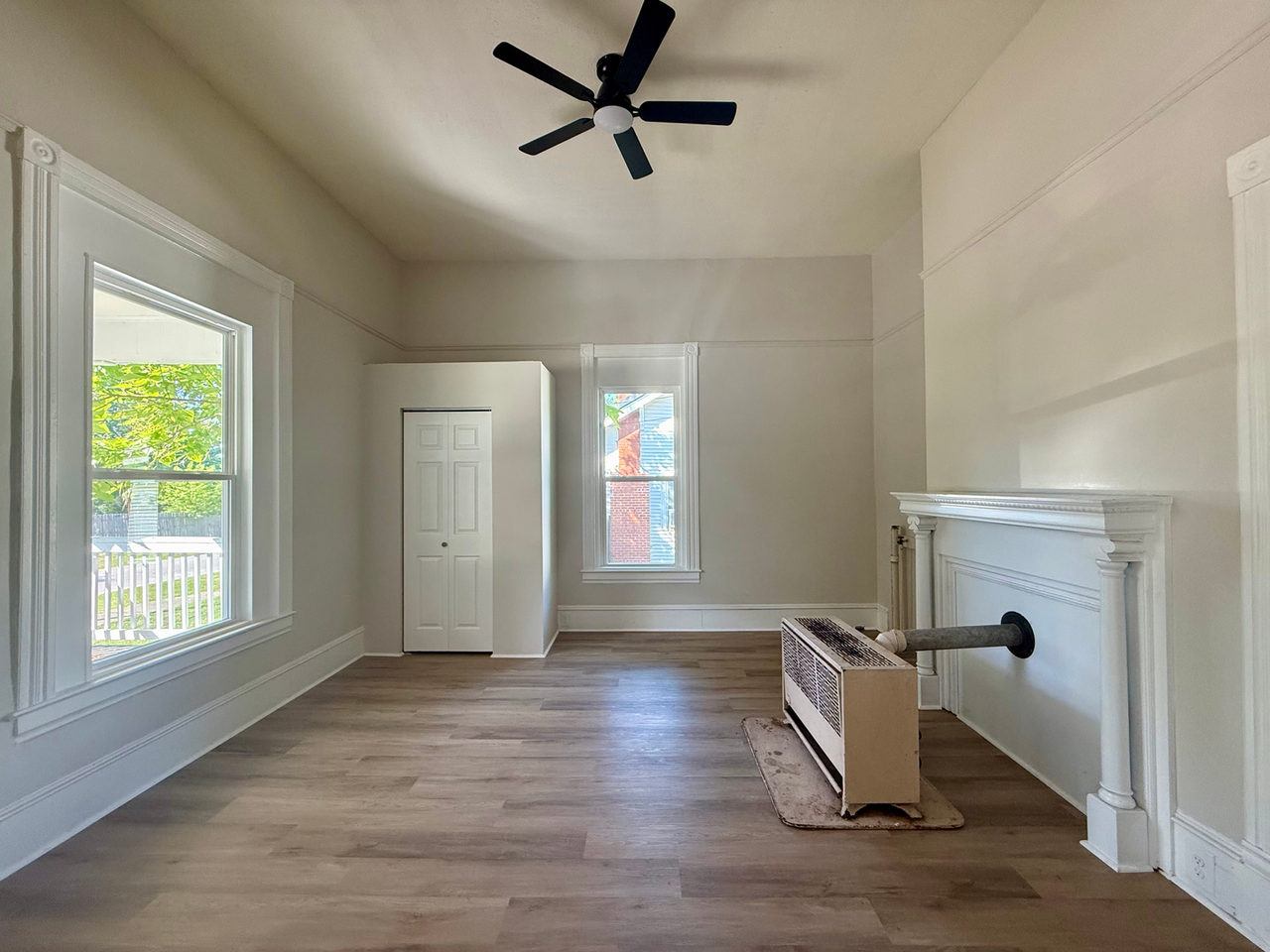 213 N Dennis St - Photo 6 of 13