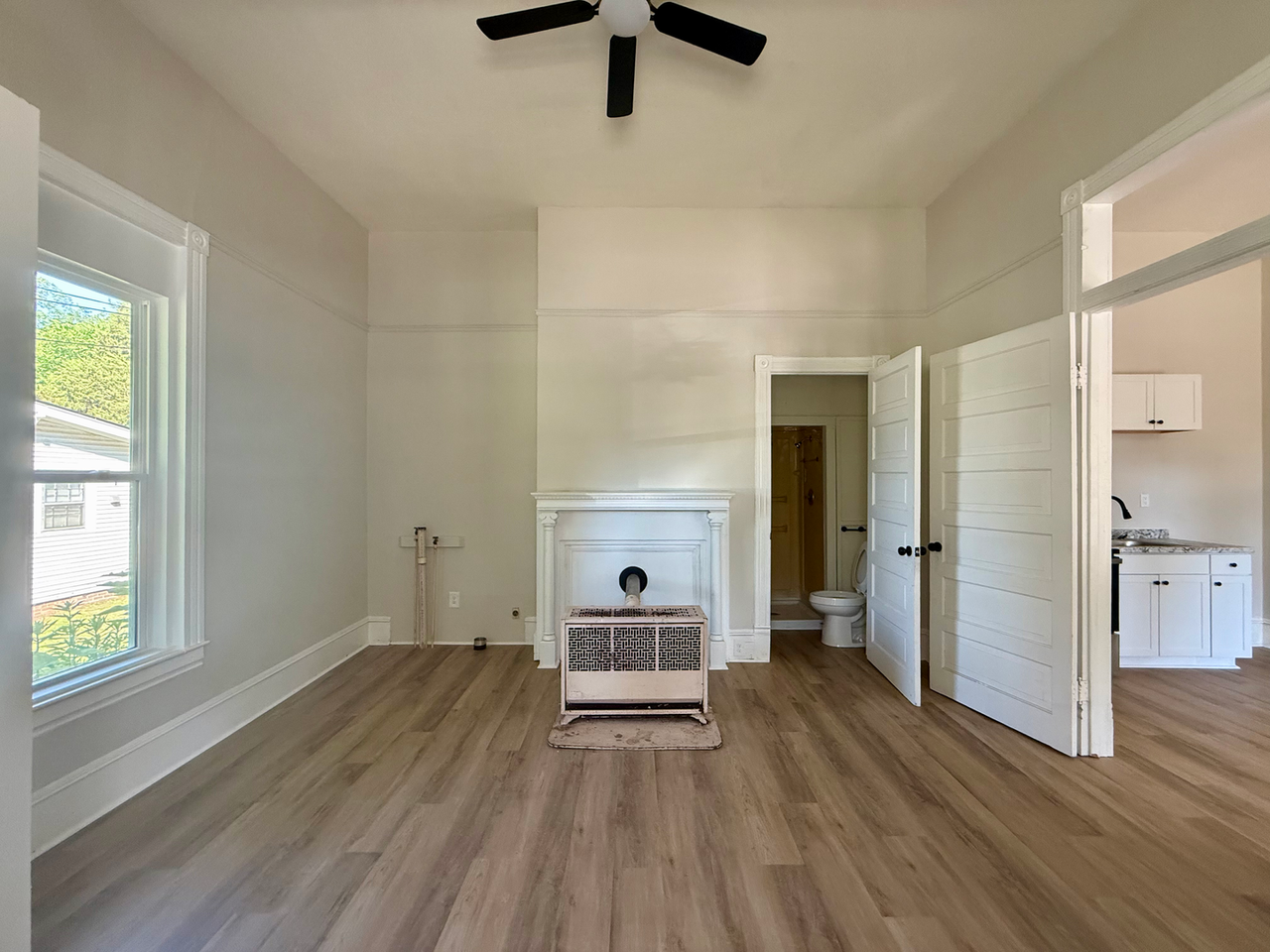 213 N Dennis St - Photo 7 of 13