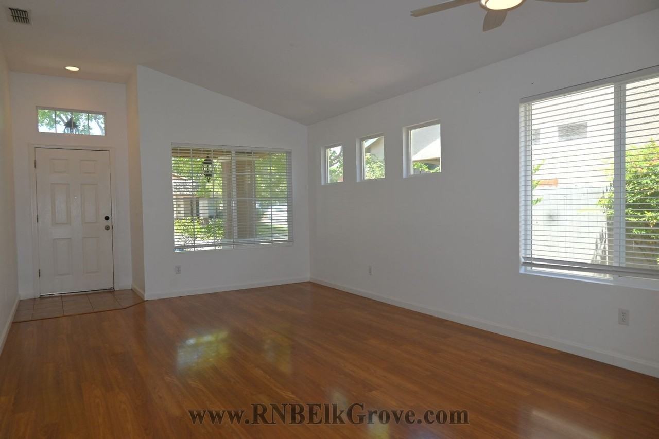 9142 Eastpointe Ct - Photo 5 of 26