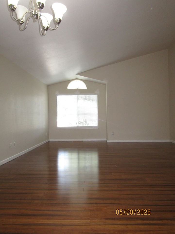 2782 Royal Oak Pl - Photo 7 of 17