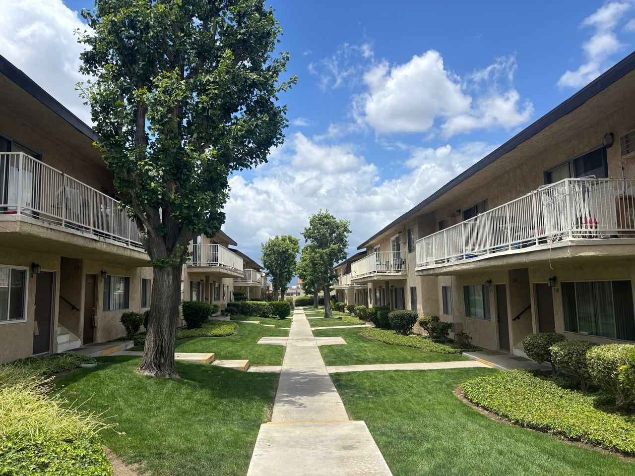140 - The Rowland Apartments - Photo 3 of 7