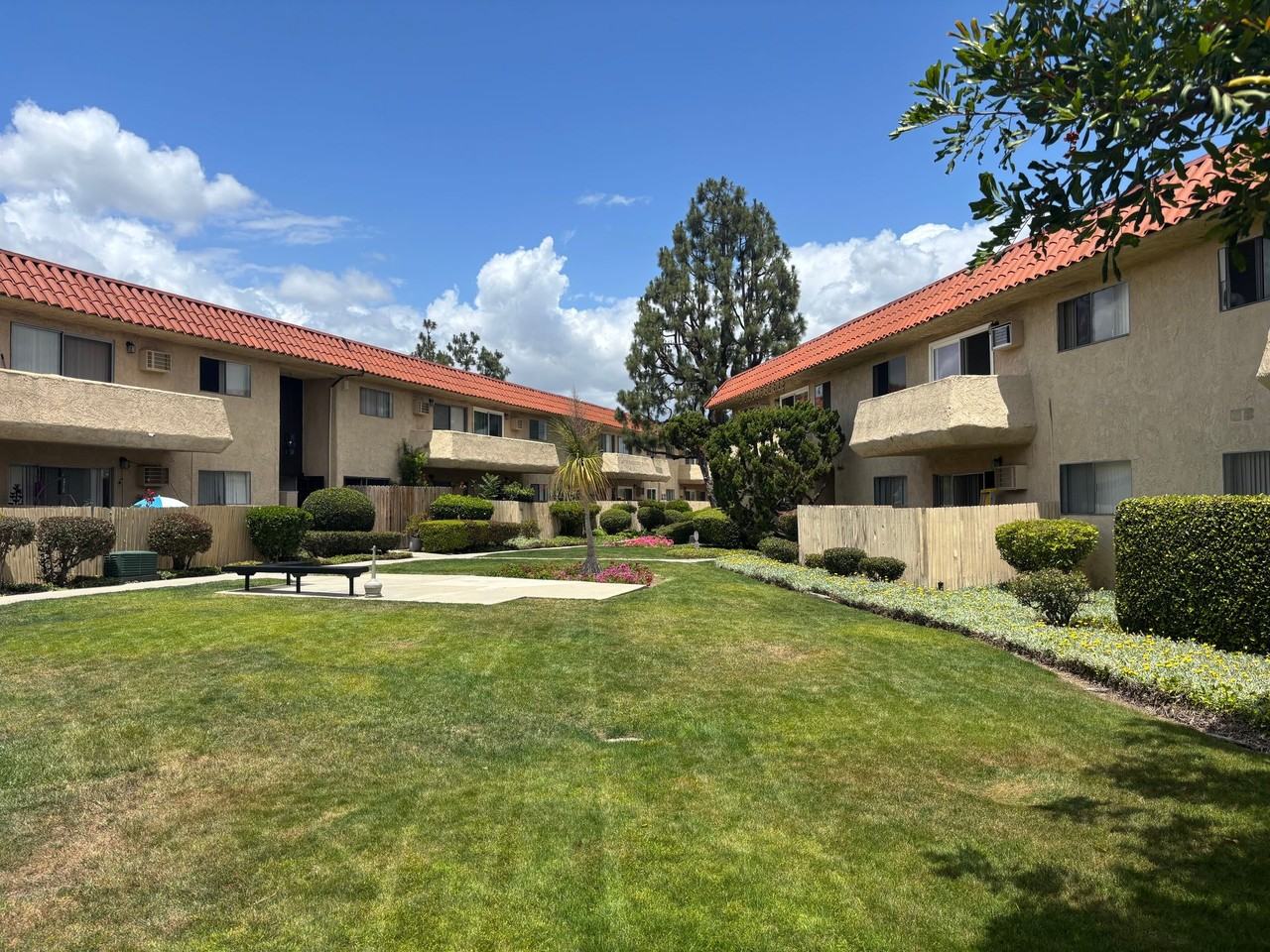 140 - The Rowland Apartments - Photo 6 of 7