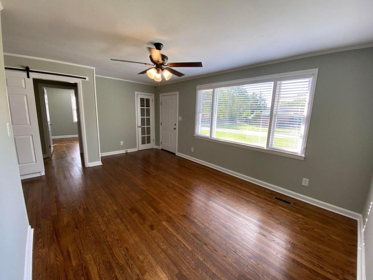 3501 Rainbow St - Photo 5 of 24