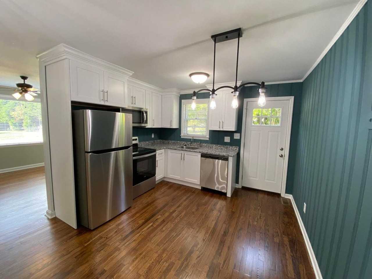 3501 Rainbow St - Photo 6 of 24