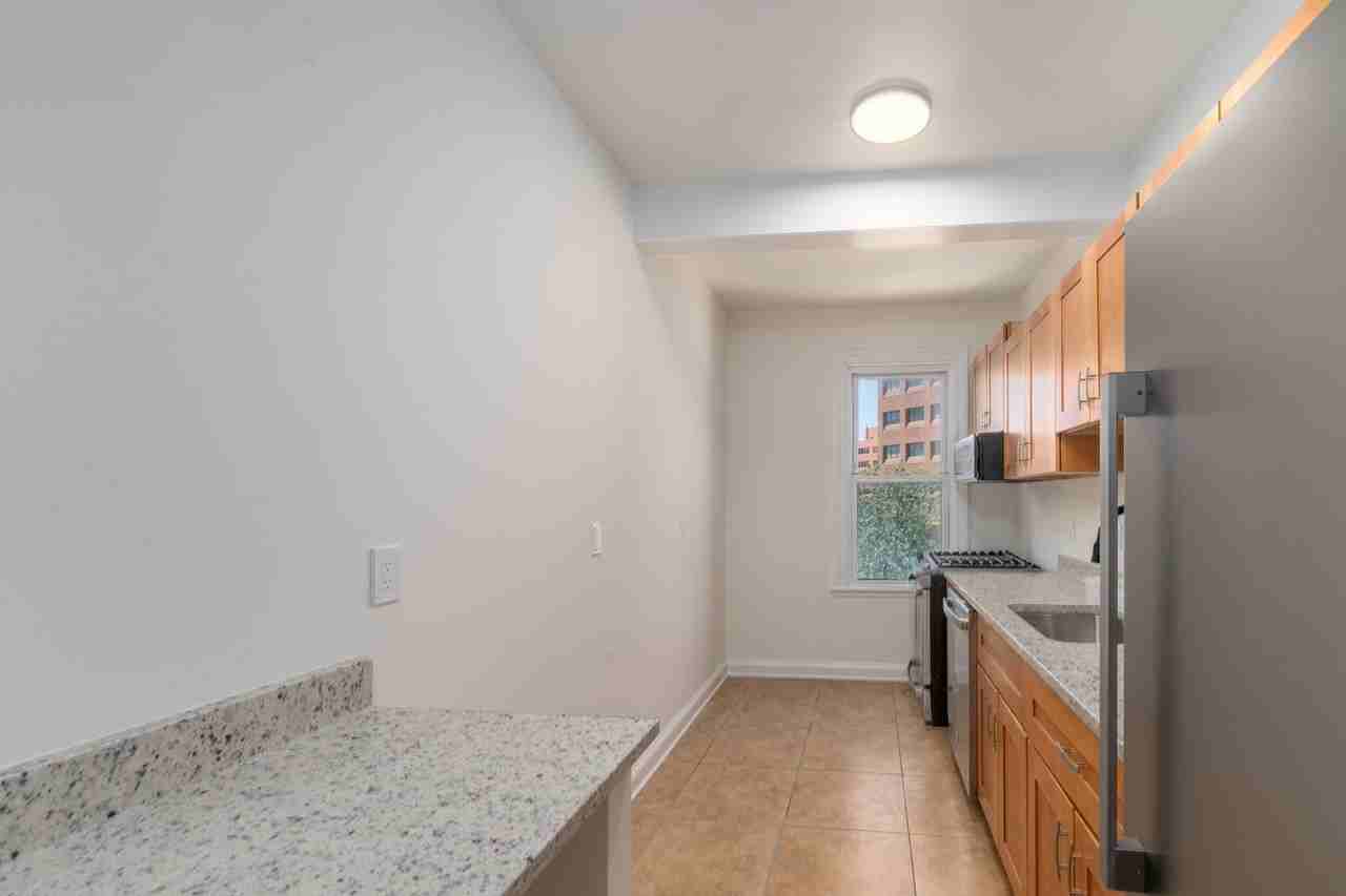 Guilford Apartments, LLC - Photo 6 of 33