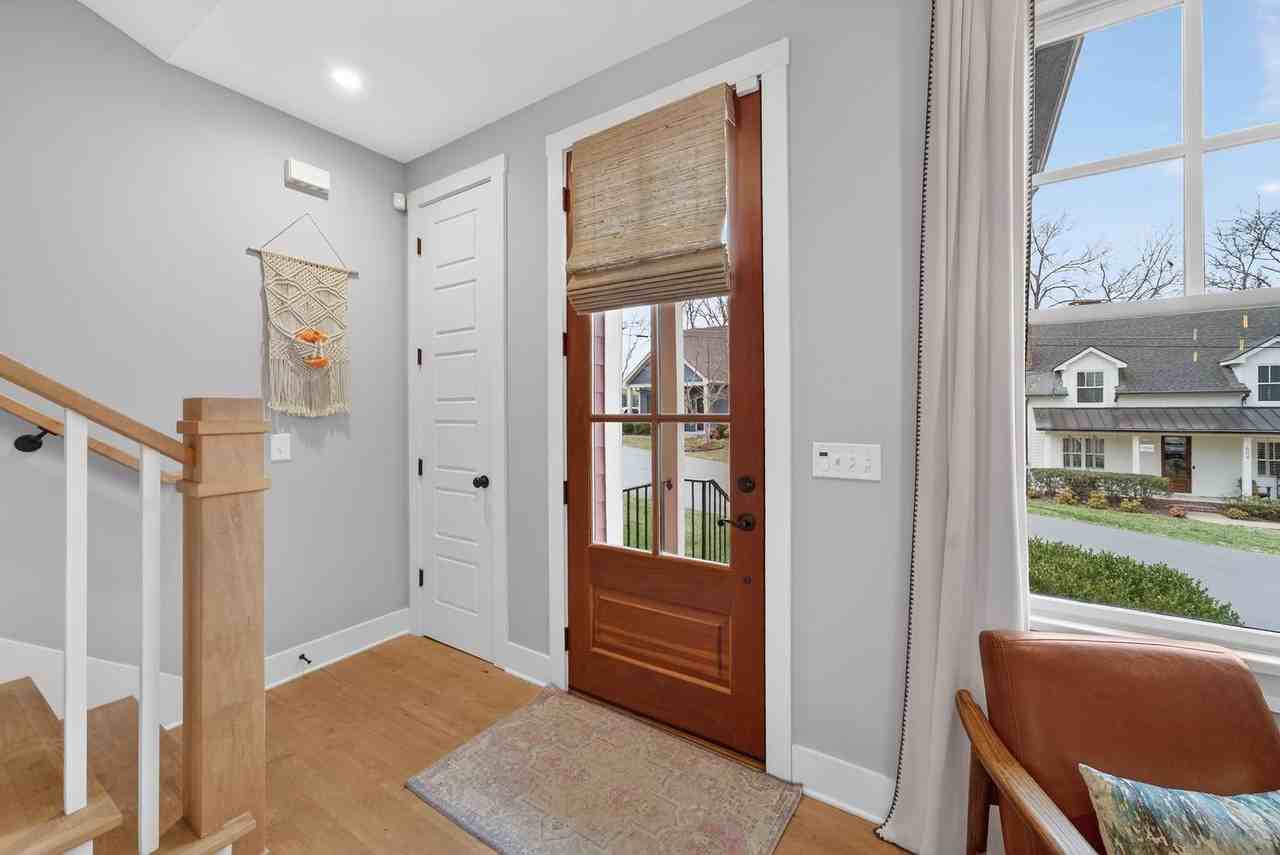 605 W End Cir - Photo 4 of 44