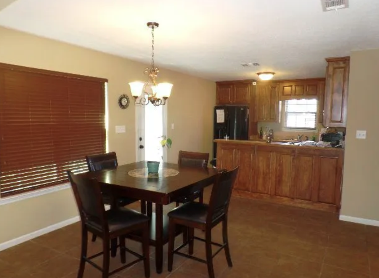 70 Mill Pond Pl - Photo 3 of 12