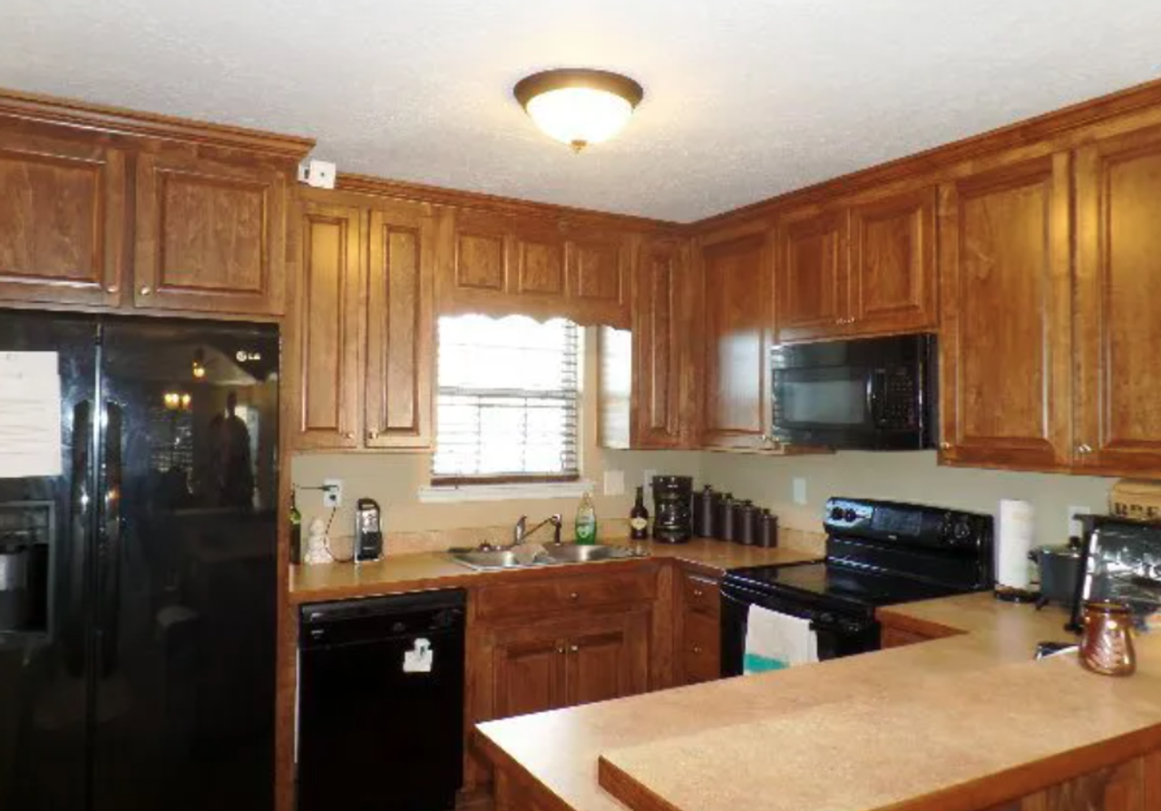 70 Mill Pond Pl - Photo 4 of 12