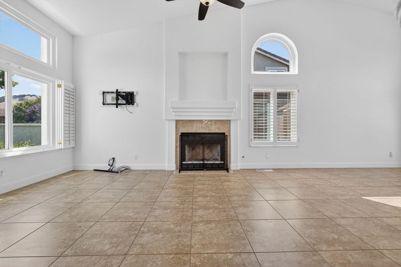 20452 Franciscan Way - Photo 6 of 42
