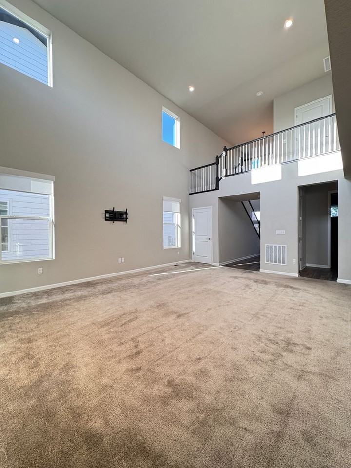 5043 Oakley Dr - Photo 5 of 19