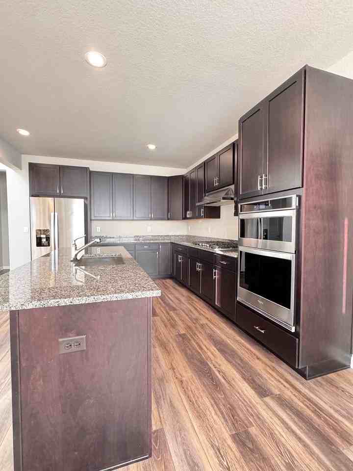 5043 Oakley Dr - Photo 6 of 19