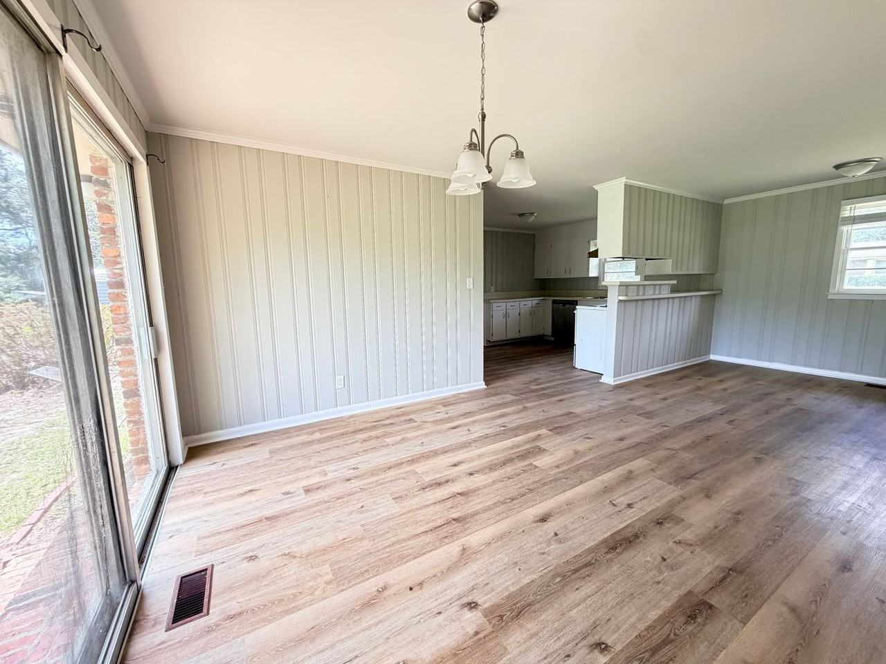 1107 W Park Ave - Photo 2 of 28