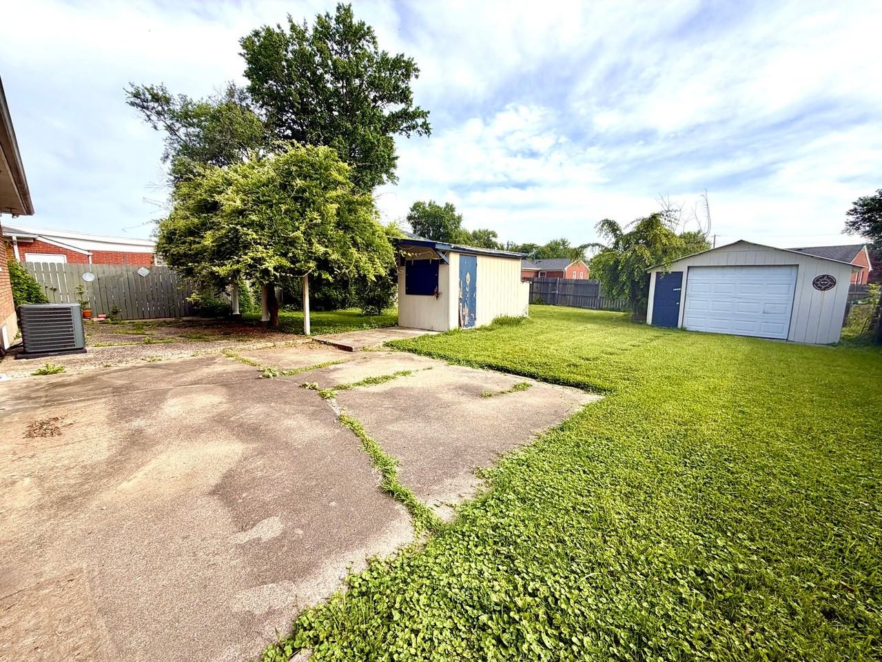 4111 Caven Ct - Photo 3 of 18