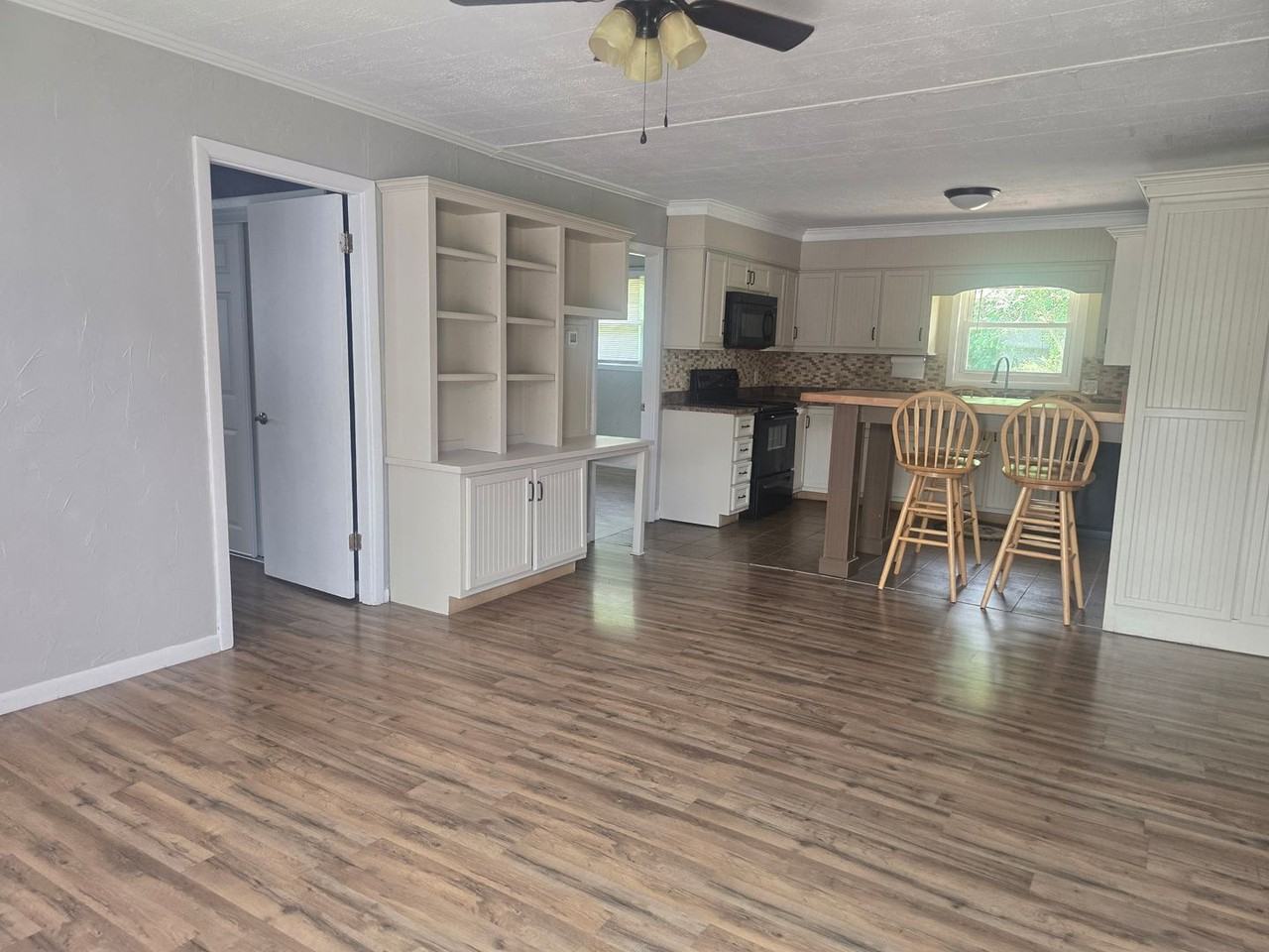 4665 Peace Rd - Photo 4 of 25