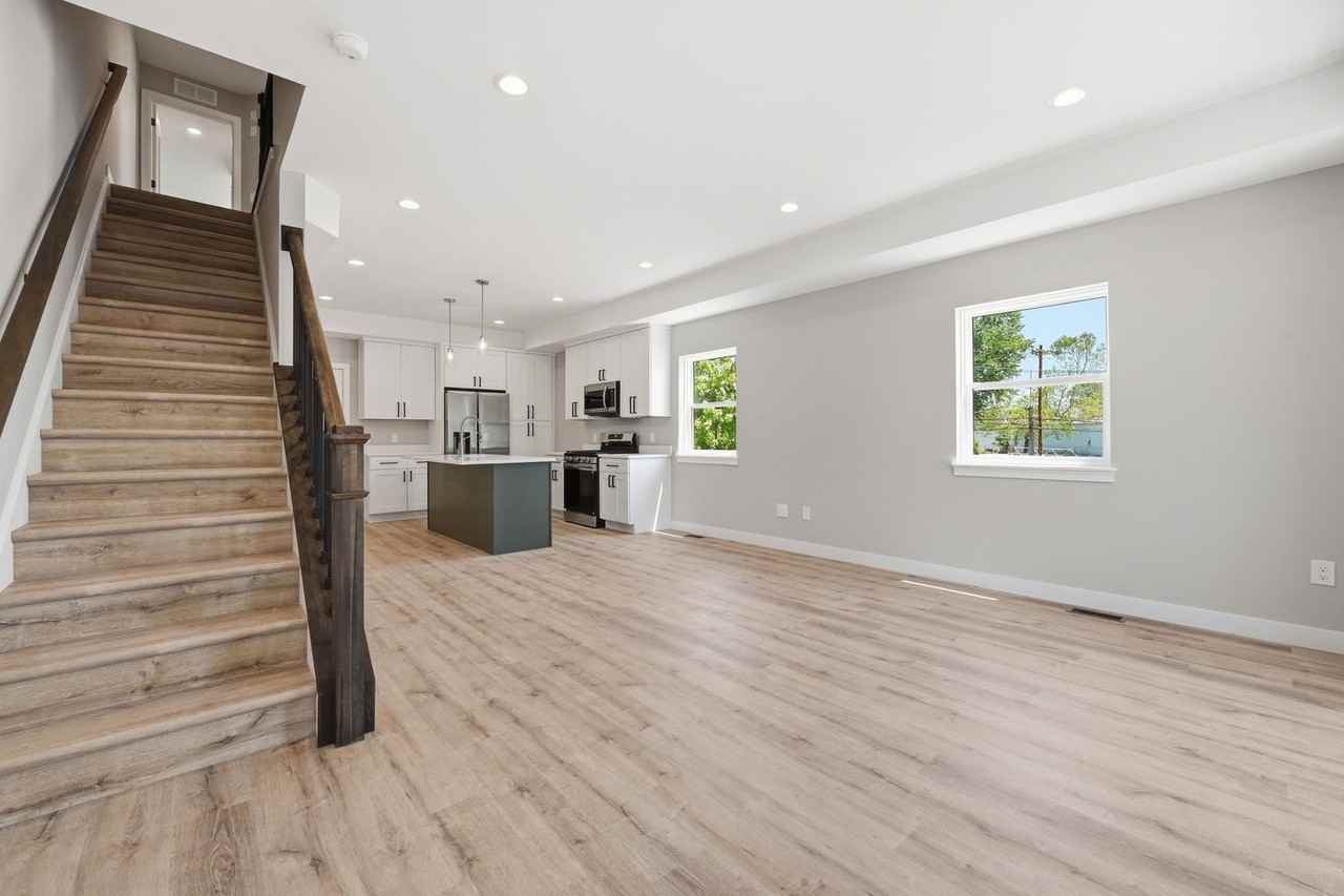 4720 Walworth Ave - Photo 7 of 43