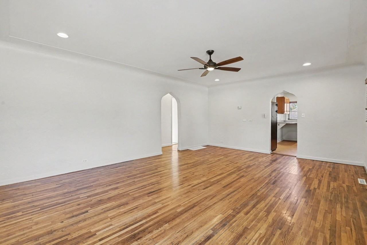 5050 Lincoln St - Photo 2 of 25
