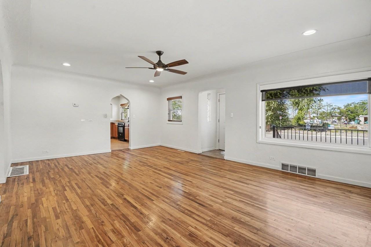 5050 Lincoln St - Photo 3 of 25