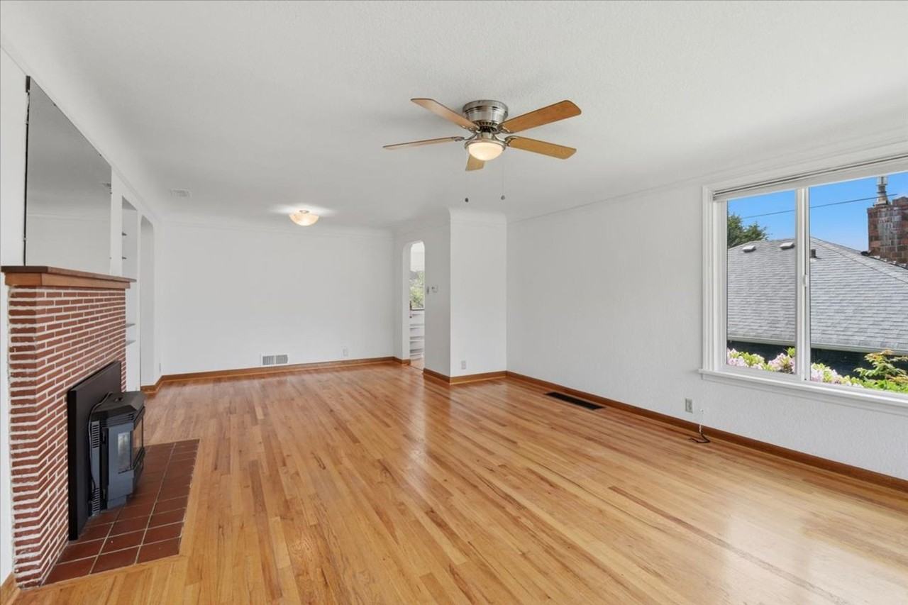 3733 Sw Webster St - Photo 2 of 22