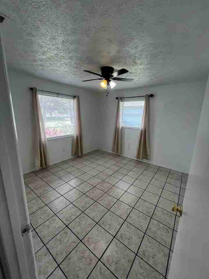 173 173 SE Fallon Dr- FF ONLY! - Photo 5 of 47