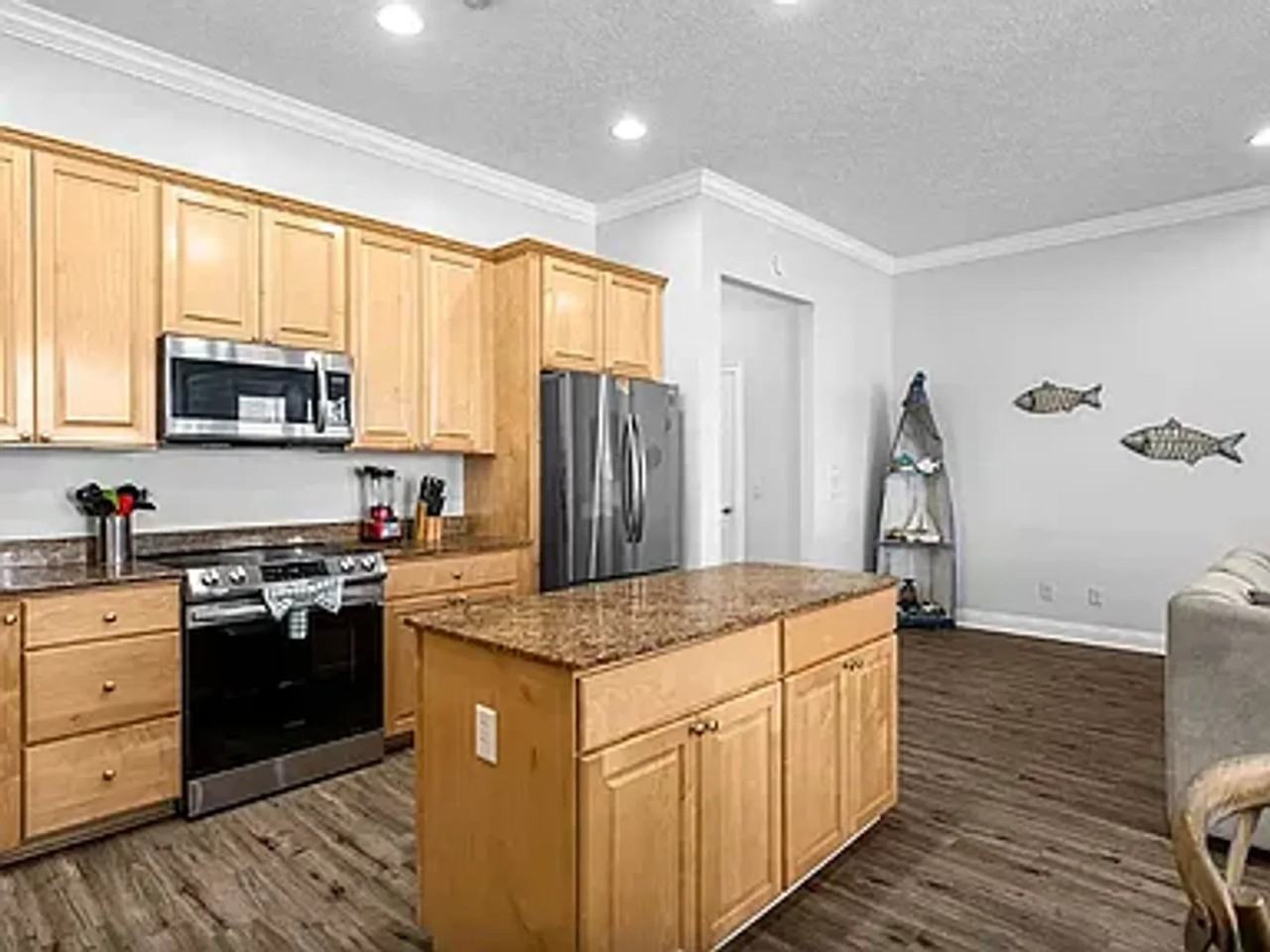 7824 Thomas Dr - Photo 7 of 13