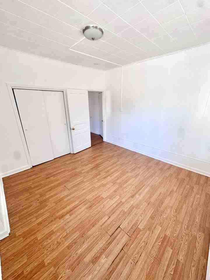 535 W Tilghman Street - Photo 5 of 32