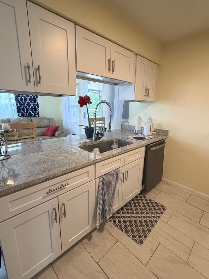 385 E Wildmere Ave - Photo 2 of 20