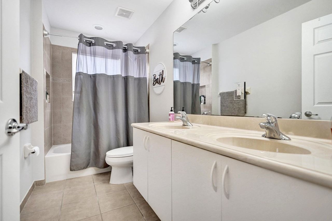 8876 Sandy Crest Ln #8876 - Photo 3 of 45